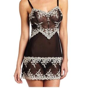 WACOAL 814191 embrace lace chemise
